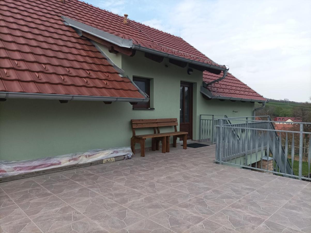 Rodinné vinařství Guldanovi Divaky Exterior foto